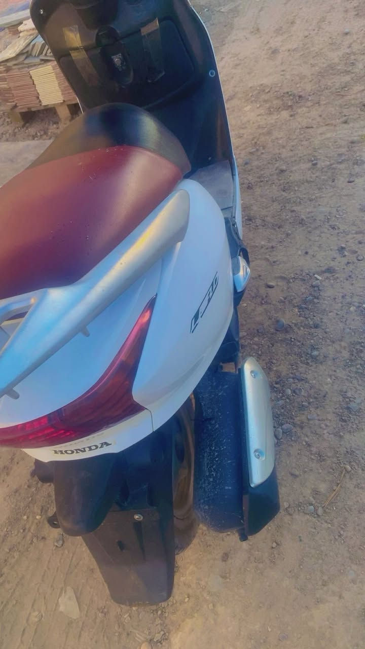 سلام عليكم ليدي. نضيف كلش اول فتحة على ايدي مبدل ولفات فقط فيت بم جديد نوزل جديد كهربائيات كلها شغالة مكينة خرسة ربع ماتخلي علية سعرة 850 وبي مجال لشراي

***********
