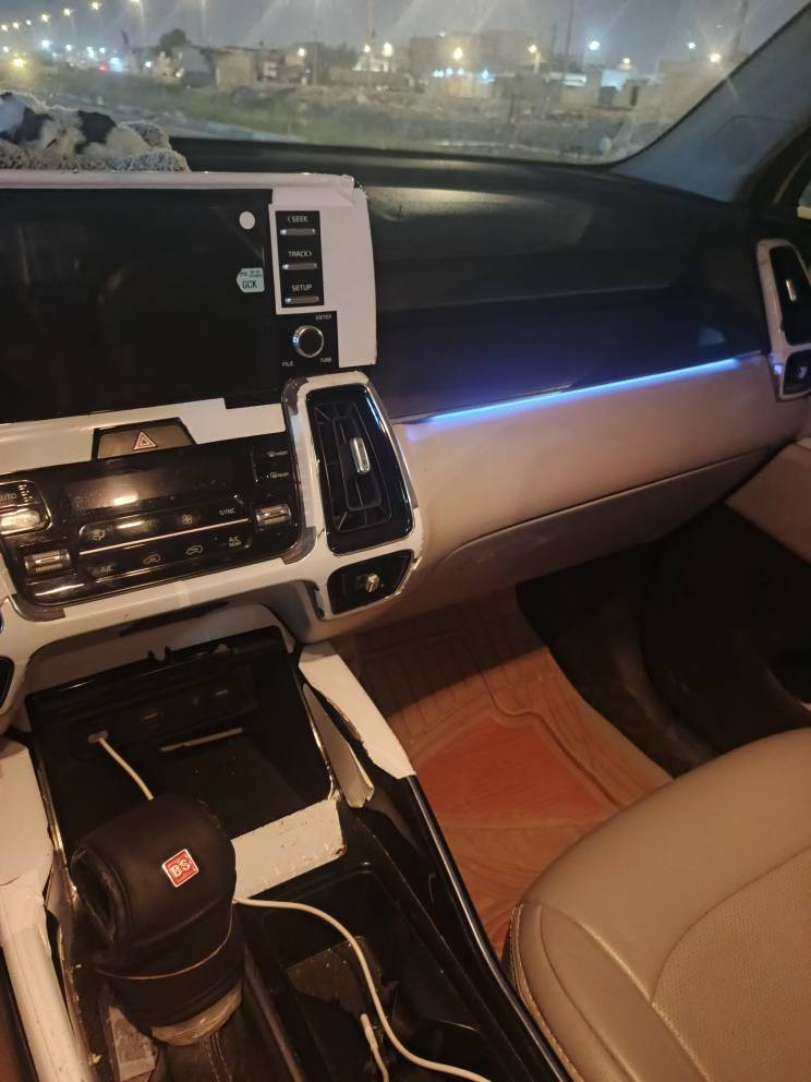 السلام عليكم 
سورنتو كفاله عامه موديل 22  رقم بصره باسمي تحويل ثاني يوم 6 سلندر ضمان الشركه بيها
تبديل الدهن كله بالشركه السياره كلش نضيفه 
ماشيه 67000
السياره لا بارد ولاصبغ ولا تبديل كفاله عامه
رقم مميز موصفات 
اشاير مري 
بصمه حساسات امامي خلفي 
طخم تاير جديد الكوري 
صندوق كهربائي
تجي وتشوف بعينك وتفحص
شرط التحويل تبريد 3 قطع
السعر 285 وبيها مجال 
للتواصل *********** البصرة, العراق
