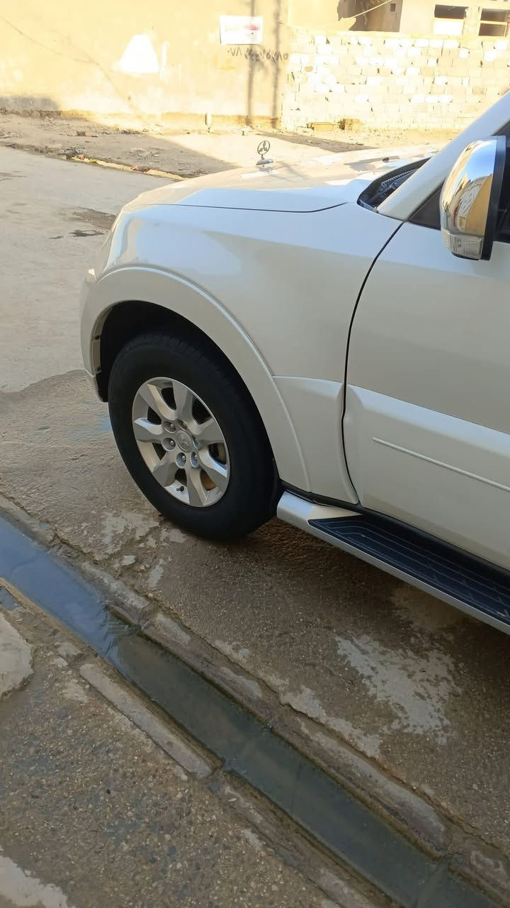 باجيرو 2017 مكفولة كفالة عامة من ضربة وصبغ وبارد وبلاستك كلة مكفول
مواصفات السيارة قبلها السعر 205$ وبيها مجال 

شاشة 📺 

مقاعد جلد 💺 

اضاءة داخلية مع السكن 💡 

مانع انزلاق 🎢

محرك 3500 cc المرغوب 

فوول تحكم ستيرن 🛞

تخم اطارات جديد تايلندي 

بطارية جديدة 

رقم سليمانية الدولي بأسمي تحويل مباشر 

للتواصل الاتصال على الأرقام ادناه 

مكان السيارة بين شارع فلسطين ومدينة بسماية 

للتواصل الاتصال على*********** 📞 

***********
