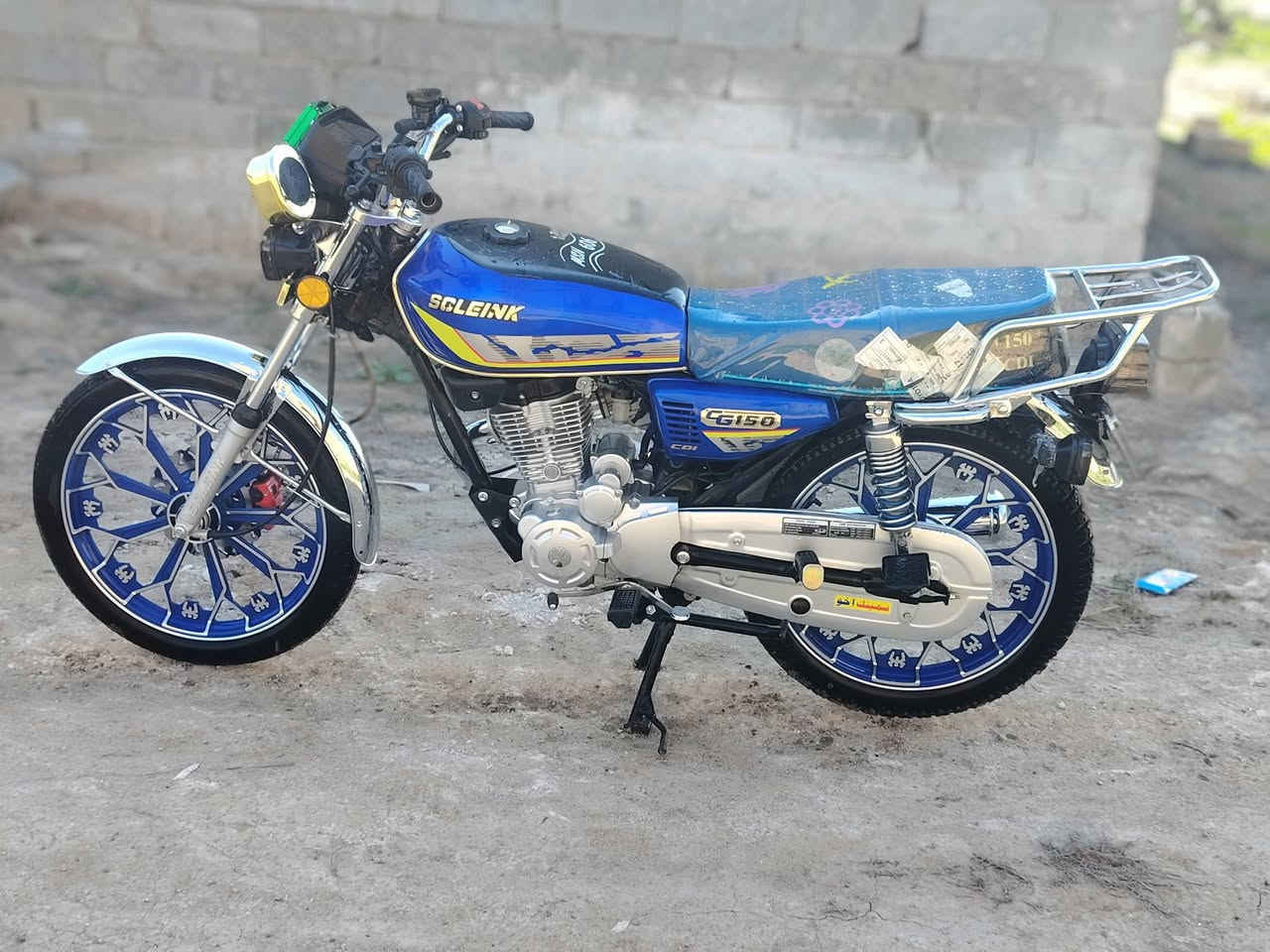 السلام عليكم موطور سافان
موديل 2024 مكفول من كلشي شرط صبانه مامطخوخ
الستفسار عل رقم ***********
