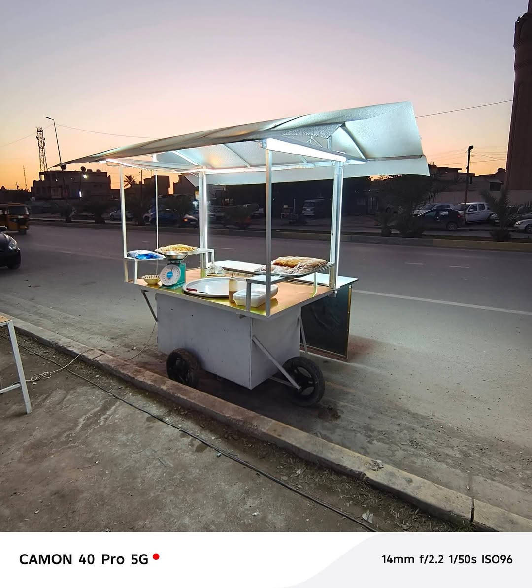 سلام عليكم للبيع عربانه نضيفه وكامله اناره شمعات لد ونشره وقمريه وبيها فتحتين ليريد يشتغل بيها لبلبي وبيها مخزن نضيفه جدا وموضحه امامكم بل صور العنوان بغداد ا الشعب رقم الهاتف***********
