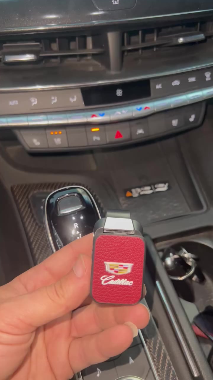 السلام عليكم تم وصول كفر بصمه جميع سيارات كديلاك كروم تجي هيه وملحقاته وايضا ستان مناضر  لسيارات كديلاك وطفايه سكائر وحامله ملابس او حقائب للتواصل ***********
***********
