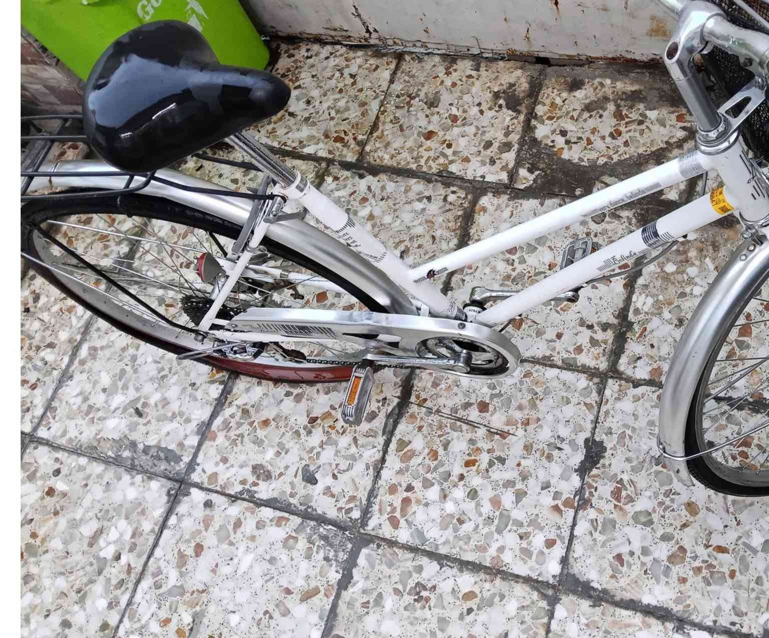 سلام عليكم بايسكل قياس 27 للبيع كامل أمكمل سعر 85 وبيه مجال بسيط


**إذا كنت صاحب هذا الإعلان وتريد حذفه لأي سبب، رجاءا أرسل رسالة إلى الدعم الفني**