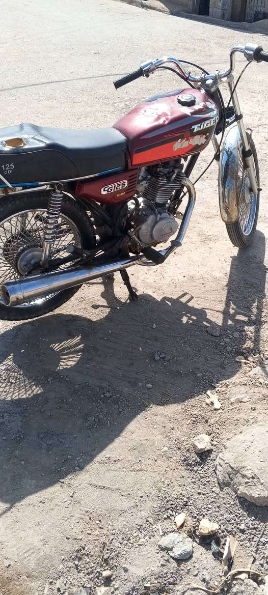 السلام عليكم دراجه تايكر رياضي للبيع السعر 250وبيها مجال اتصال 
***********
