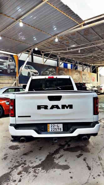 سلام عليكم
رام 2025
مكينة 6 سلندر توين توربو 
شاشه تسلا
ماشية 4000 بوضع الزيرو 
5 كامرات 
حساس خلفي 
باب طويل يدي قصير المرغوب
لد امامي 
مري كهرباء 
رادار 
كروز سرعة
اشاير بل مري 
حادث جاملغ امامي وربع باب بدون ايرباك 
سعر 399 وبيها مجال 
عنواني كاظمية 
***********
