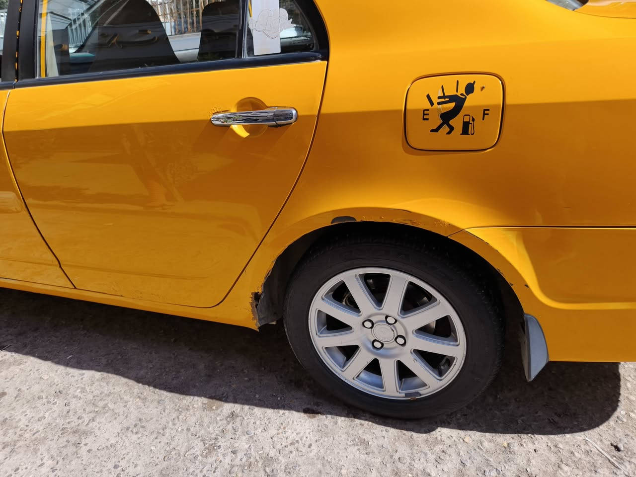 جيلي مديل ١٤ بدون ضربه ولا صبغ فقط الزنجار اللي بيها
مكينه ١٦٠٠كورله 

حداديه تخم تاير  دواخل تبريد حلوه

رقم بصره ب اسمنه 

سنويه تنتهي بشهر التاسع هاي السنه 

مصفره هيئه وغرامات 
سعر ٤٢وبيها مجال

***********مكانه بصره تنومه
