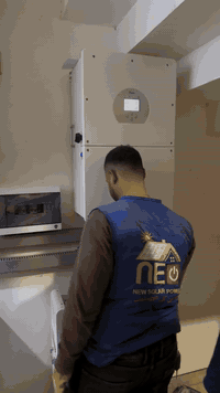 منظومة طاقة شمسية • ١٠٠ أمبير • بغداد القاهره