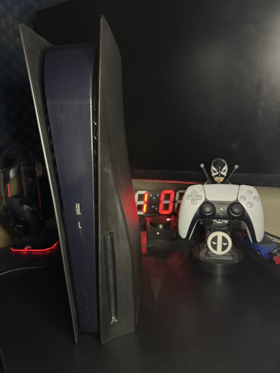 بلي5 فات نسخة القرص نضافة 100% مع كافة ملحقاته الاصلية + غلاف لون اسود طافي 🖤

يحتوي على 30 لعبة مملوكة وبعضهن محملات جاهزات بلجهاز والباقي بمكتبة الالعاب شوكت متريد تحمل من المملوكات وتلعب 🔥

الالعاب 👇

1- Sekiro
2- Call of Duty black ops 3
3- Call of Duty modern warfare 4
4- Call of Duty modren warfare 2
5- Call of Duty WW2
6- Battlefield V
7- Battlefield 1
8- Homefront Revolution
9- Ghost recon breakpoint
10- Ghost recon wildland
11- Assasins creed origons
12- Assasins creed valhala
13- Assassins creed odyssey
14- Farcry zero dawn 
15- Mortal kombat 11
16- Unravel 1
17- Unravel 2
18- Injustice 2
19- Borderlands 3
20- Rainbow six Extraction
21- Mafia 1
22- Mafia 2
23- Mafia 3
24- The last of Us 1
25- The evil within2 
26- Tomb raider
27- Rise of The tomb raider
28- Shadow of The tomb raider
29- Watch dogs legion
30- Fallout 4

السعر : 640 الف 🔥

*توصيل متوفر لكل المحافظات العراقية ❤️


**إذا كنت صاحب هذا الإعلان وتريد حذفه لأي سبب، رجاءا أرسل رسالة إلى الدعم الفني**