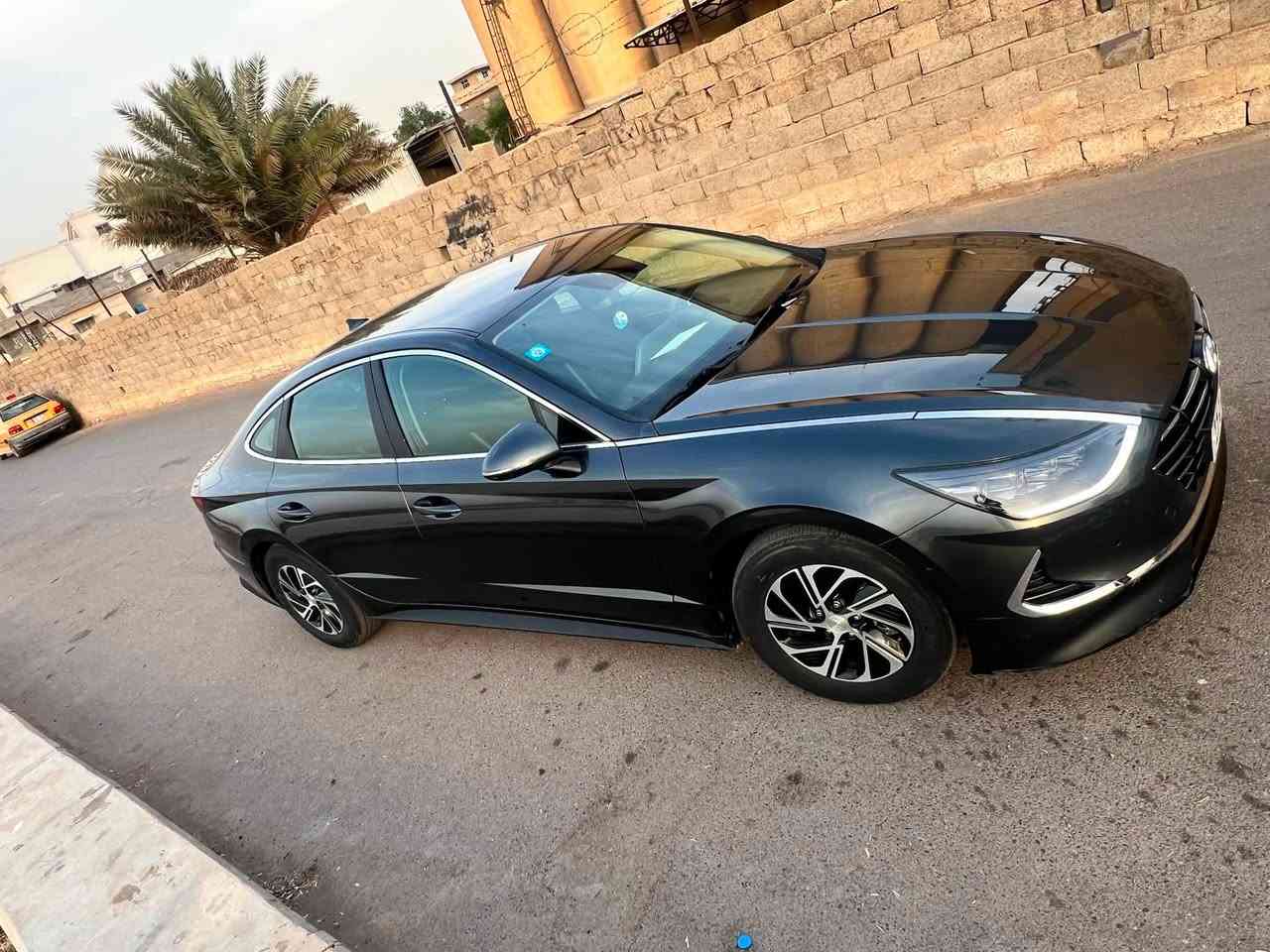 ‏                                        

السلام عليكم 
سوناتا هايبرد 2023 
ماشيه 49 الف كيلو السياره جديده كلشش 
بدون صبغ تبديل بنيد نفس اللون وربع الجاملغ الايسر بارد وتكحيل بسيط بدون دواخل 
المواصفات فئه بلو 
تبريد قطعتين 
رادار امامي 
اوتو ستارت 
اوتو هولد 
شاشه كبيرة
كار بلي ولاسلكي
تحديد مسار 
قيادة ذاتيه
 اربع وضعيات قيادة 
كامره خلفيه 
تحكمات ستيرن جهتين
مانع تصادم 
لايت ليد امامي خلفي 
كير دكم
باقي المواصفات معروفه 
مكان السيارة بغداد الكرخ 
رقم بغداد 
سعرها 158 مجالها بسيط 
للاستفتار الاتصال على الرقم ***********
