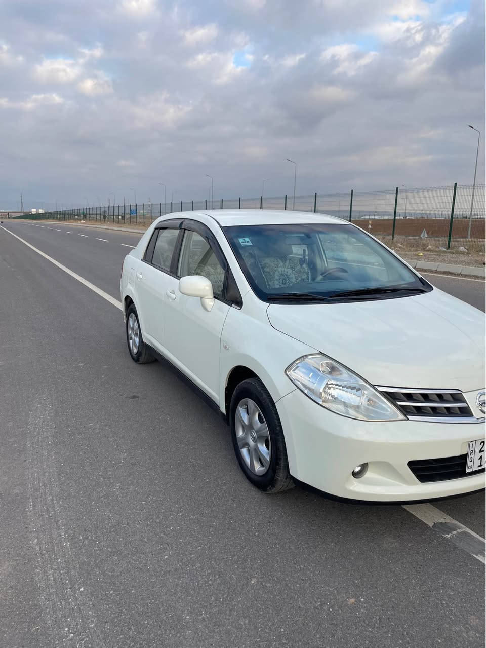 نيسان تيدا مۆدێل 2006ی گێر حادی مەكينە گەورە 
گێرو مەکینەو توندوتۆڵی بەشەرت
تەحویل غەرامەی بەشەرت
بێ بۆیاخ بەس جەمپەکی خەفیفی پشتی هەیە ناوی نەگرتیە وە 
رەقەم هەزە سەنەوەی هەمووی نوێیە چوار تایەی نوێ لۆ بستراوە
سیارەیەکی تابڵێی خاوین ماوەتەوە 
نرخی/ 78 وەرەقەومەجال
شوێن هەولێر بۆزانیاری زیاتر پەیوەندی بکە 
***********
*********** أربيل, العراق
