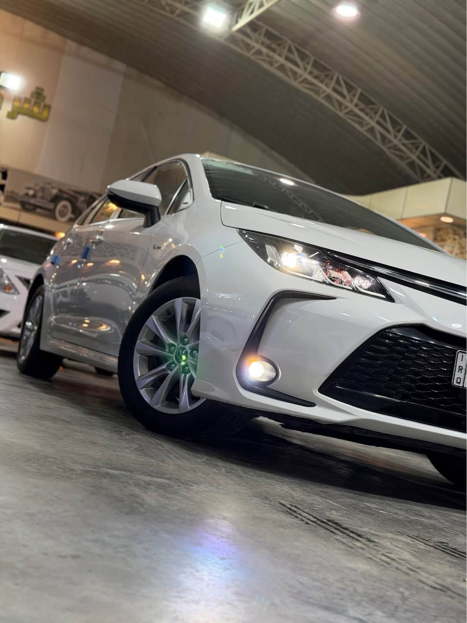 السلام عليكم 
كورلا 24 للبيع 
ماشيه 21 
السعر 145 وبيها مجال 
مكفوله فقط بارد قليل بلباب الخلفيه 
المواصفات 
فتحه 
بصمه 
شاشه تدعم كاربلاي 
تحديد مسار 
كامره دواره 
رادار امامي 
توقف ذاتي 
بجم زنون 
بصمة ابواب 
ويل كب 
كشنات جلد 
مكان السيارة حله معرض زهرة عمان 
📞***********
📞*********** حلة, بابل
