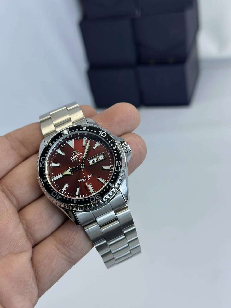 اورينت مال امزون
اوتوماتيك قطعه كلش راقيه
تاريخ يومي شهري
اميال وأرقام لامينوس
رنك دوار 
مزاد من 50 الف


**إذا كنت صاحب هذا الإعلان وتريد حذفه لأي سبب، رجاءا أرسل رسالة إلى الدعم الفني**