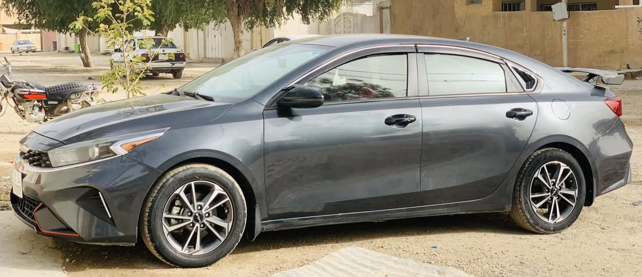 كيا فورتي مديل 23 واريد امريكي رقم بغداد بسمي تحويل ثاني يوم حدثها بمريكا سياره جديده مال جناي حدثها بل منشور بدون دواخل فقط خارج سعرها 142 بيها مجال بسيط رقمي ***********
