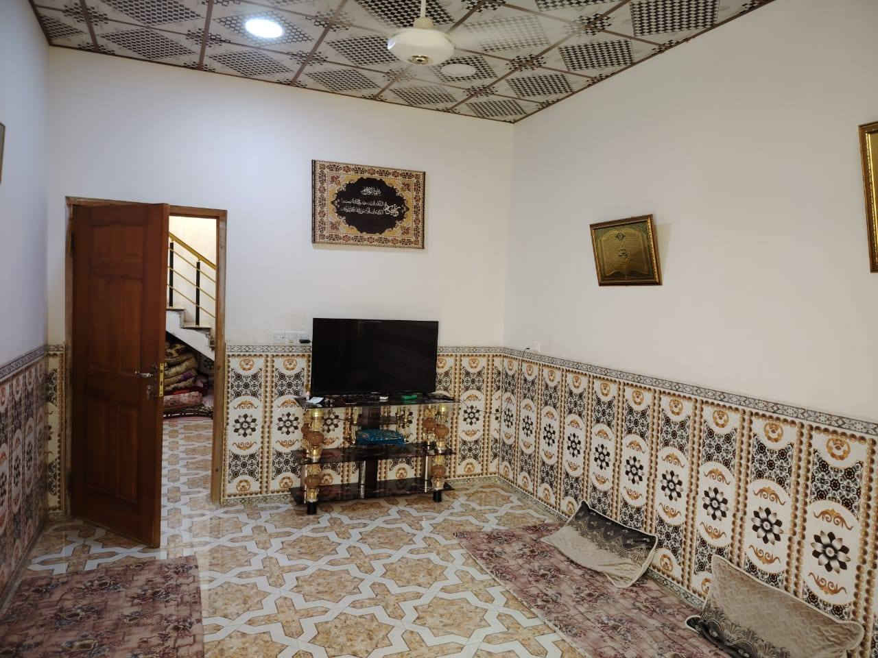 مشتمل للبيع مثنى الخظراء 
خلف الطاقه مساحة 103 متر واجه 6 وربع نزال 17 متر 
شارع 12 متر طابقين 
غرفتين نوم استقبال ومطبح عدد حمامات 2 صالة كراج سيارة 
للاستفسار مراجعة مكتب الحسني للعقار الشهداء مقابيل مول المثنى 
***********
***********
***********

