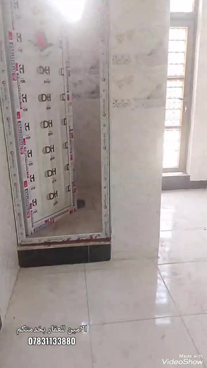 دار 100م للايجار جديد طابقين 
الأول/ صالة وهول ومطبخ وغرفة ومجمع 
           صحي داخلي وخارجي 
الثاني/ هول وغرفة ومجمع صحي 
الموقع/ شارع 80 مقابل ميزانية رائد قرب مدينة ألعاب 
            المهندسين 
السعر / 420 ألف بالشهر 
للاستفسار الاتصال على احد الارقام التالية 
           ***********
           ***********
  مكتب عقارات الامين بخدمتكم 
@إشارة
