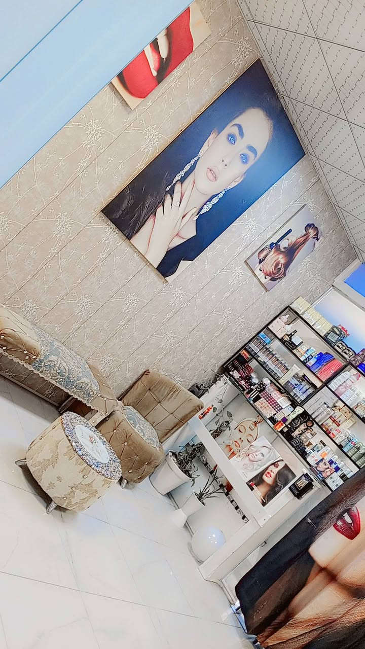 السلام عليكم حلاقه لبيع مستعجله ع بيعته والشراي مختلف وياه بسعر الاستفسار ع وتساب ***********
