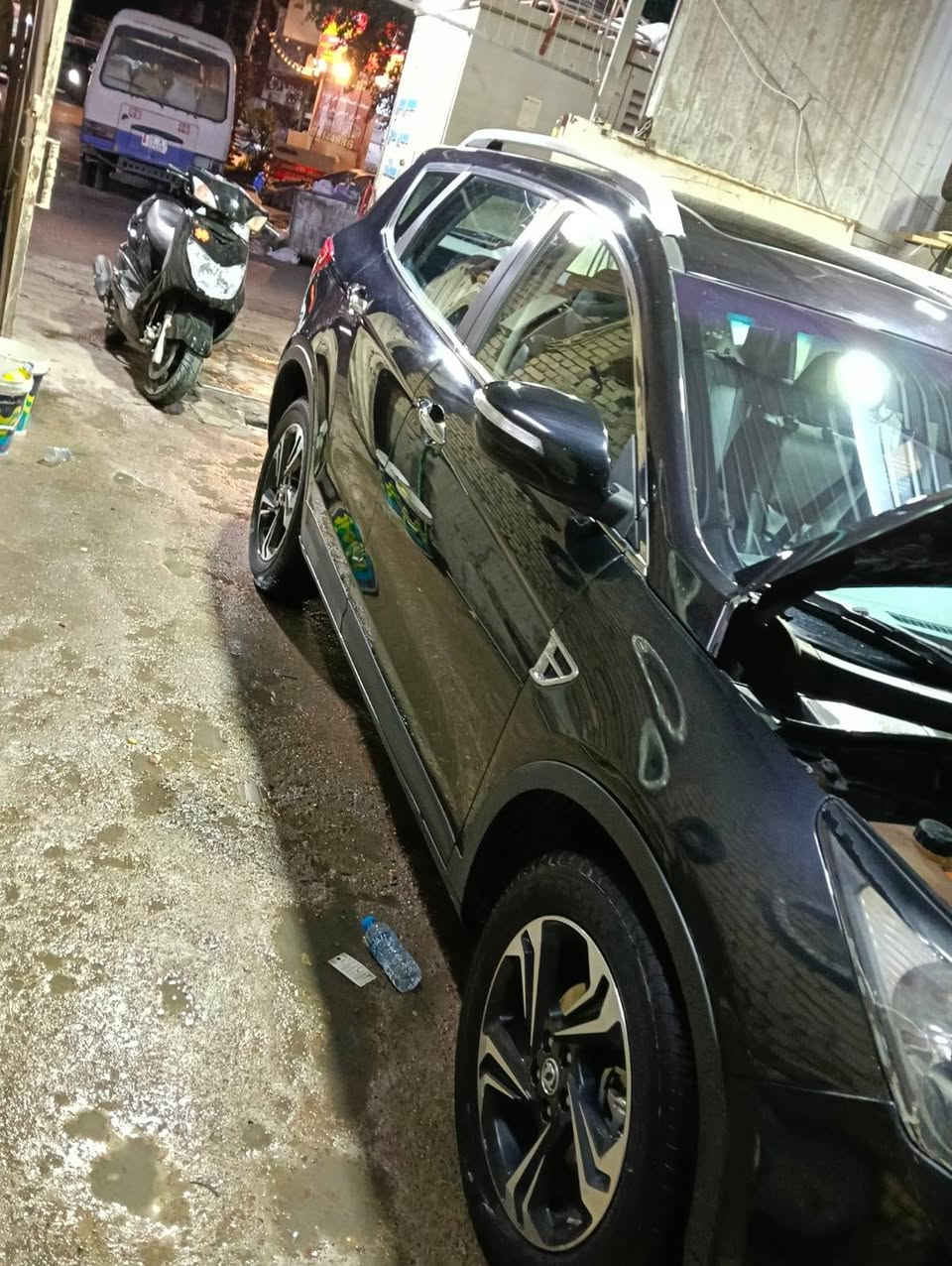 دونغ فينغ dfm xa7
الرقم ***********
: موديل 2019
: فول موصفات 
فتحه بصمه كشنات جلد
: محرك 2500
السياره كلين بيهه بس طخه بالباب و راجع ع بارد
مكان السياره بغداد الاعظميه
