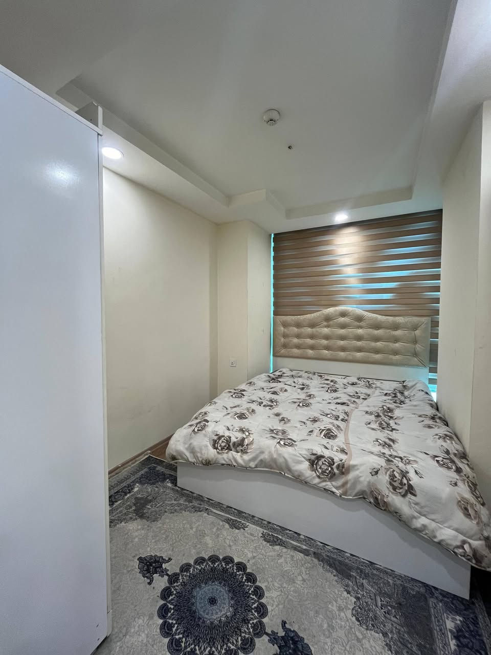 شقق للايجار
مجمع لايف تاور 
ثلاثه غرفه وصاله مؤسس 
سعر خمسه ورقه ونص
الاستفسار على الواتساب 
***********
