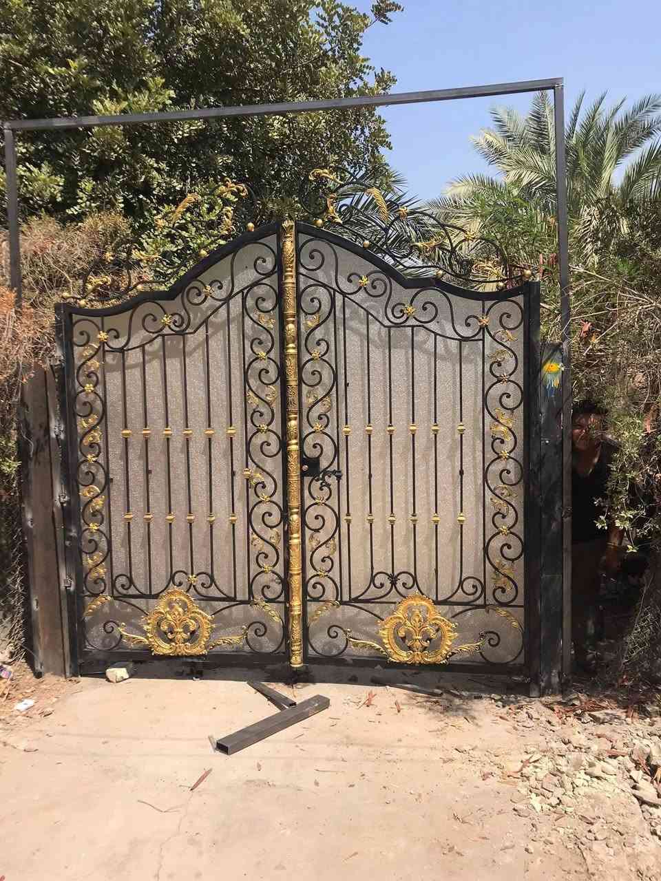 السلام عليكم  
معمل حداده الشكوري 🫵
مستعدين لكانفت اعمال الحديديه  ولصناعيه  
جاهزين لعمل الابواب السياجات وبواب البيوت الخارجيه  بادق العمل والتفاصيل وجوده عاليه منكم الطلب ومنا التنفيذ ⚒️

كل مايعجبك هو لدينا من احدث التصاميم 
موقع العمل تكريت 📍 
مستعدون لخدمت جميع المحافظات
للستفسار 
***********☎️
***********📞
