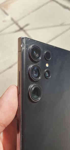 سامسونج S23 الترا شرق أوسط دبل سيم كارت عين الفهد ذاكرة 256 فطر بل قبق الخلفي فقط للبيع بدون مراوس السعر ٦٠٠ الف مكاني بغداد غزاليه ***********
