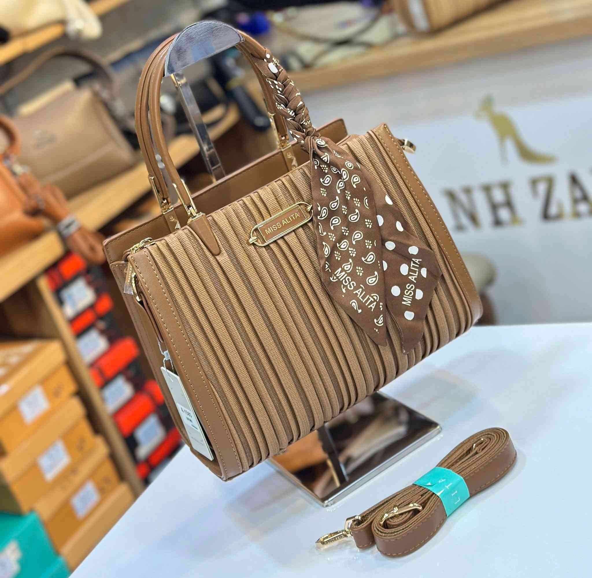 الموصل / الزهور - مجمع عزيز فتحي ط3 🌹🌸

يتوفر خدمة التوصيل داخل مدينة الموصل والمحافظات 🚕🚗💐

الموصل / الزهور - مجمع عزيز فتحي ط3 🌺💐🥰🥀

تألقي بآجمل اطلالة وحصريا لدى NH ZARA 🥰💕

يفتح المحل يوميا من الساعة 11 صباحا لغاية 10 ليلا ⏰⏱️


**إذا كنت صاحب هذا الإعلان وتريد حذفه لأي سبب، رجاءا أرسل رسالة إلى الدعم الفني**