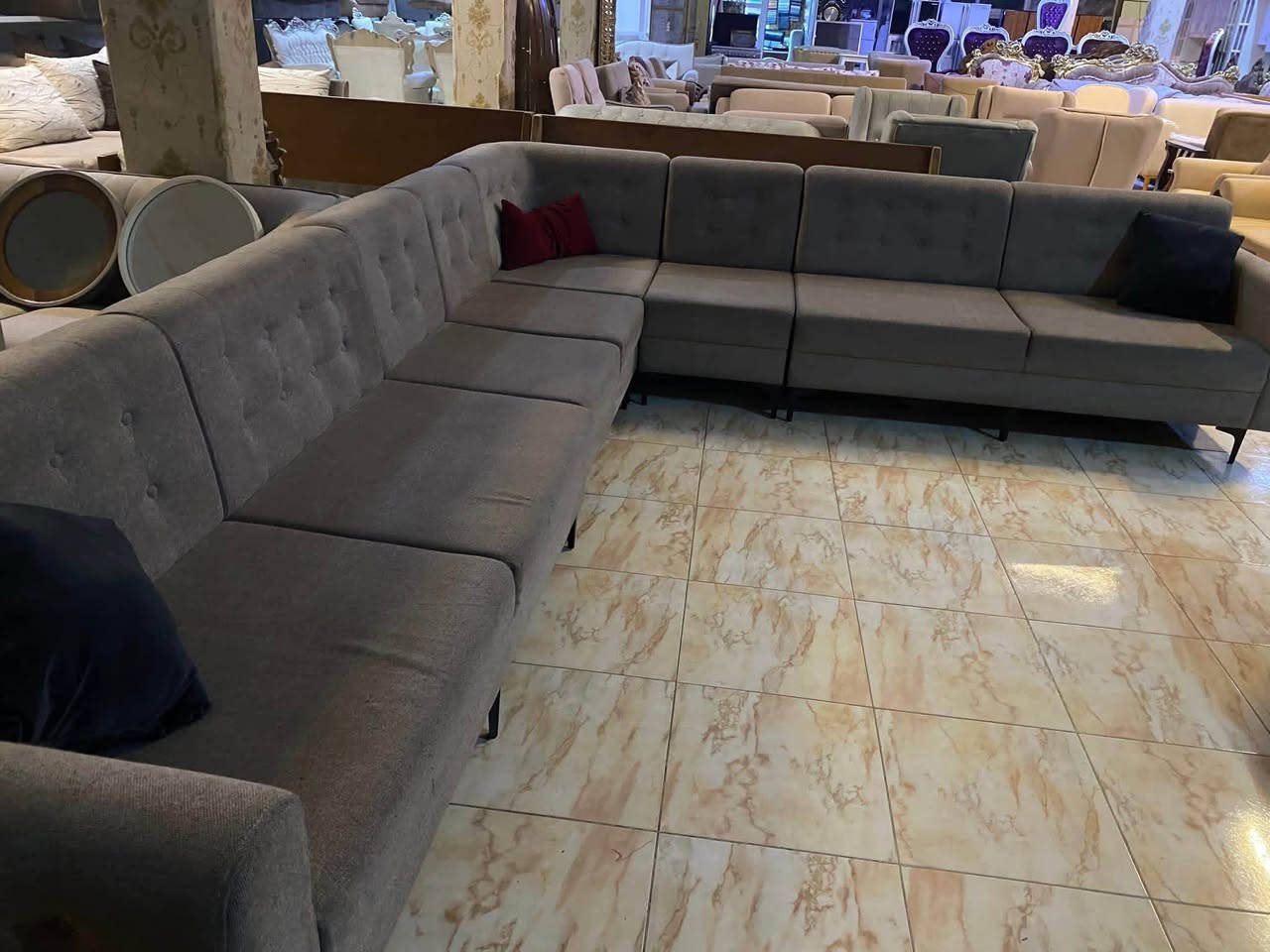 💫يوان جديدماركة 10 مقعد💫مستخدم 💫قماش خاولي 💫مقعد طبي 💫السعر550الف العنوان :— بغداد ♥️المحمودية***********  واتس اب بغداد, العراق
