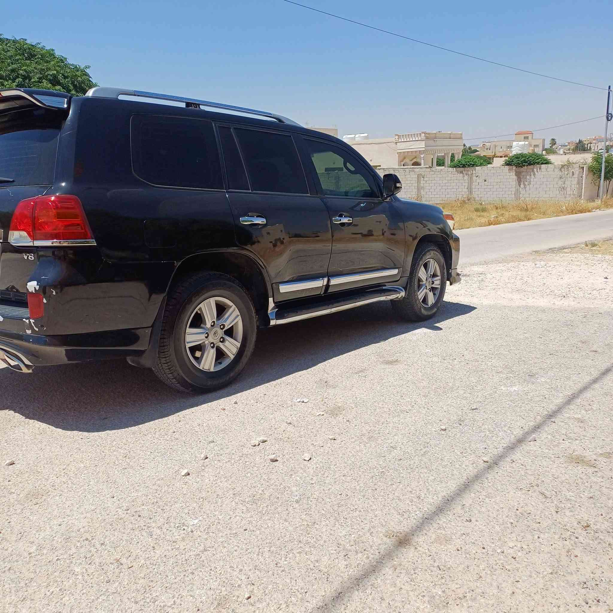 جيب. لاندكروز 2015 فحص كامل فل كامل.   شخصي.
محرك4600. ممتاز
 كوشك ممتاز 
جي اس ار. 
بسعر مميز. 
لاتوصل 0796944393
المكان المفرق


**إذا كنت صاحب هذا الإعلان وتريد حذفه لأي سبب، رجاءا أرسل رسالة إلى الدعم الفني**