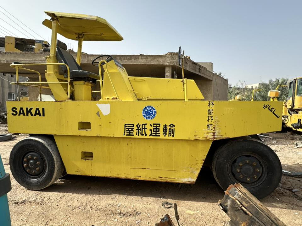 السلام عليكم 
للبيع حادلة ساكاي كير عادي 9 تاير
محرك اسوزة 6 سلندر بم ونوزل
كل المرشات شغاله ( *********** )
