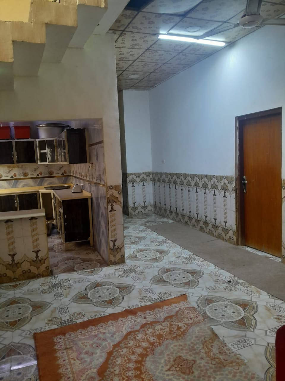 السلام عليكم 
بستان يحتوي عل 3 ابيوت للبيع طابو صرف مساحه 1665 في ابو الخصيب باب طويل  كل بيت مساحه 150م والبستان عل نهر ويحتوي 2 حديقه سعره 310  اي استفسار اتصال او واتساب *********** البصرة, العراق
