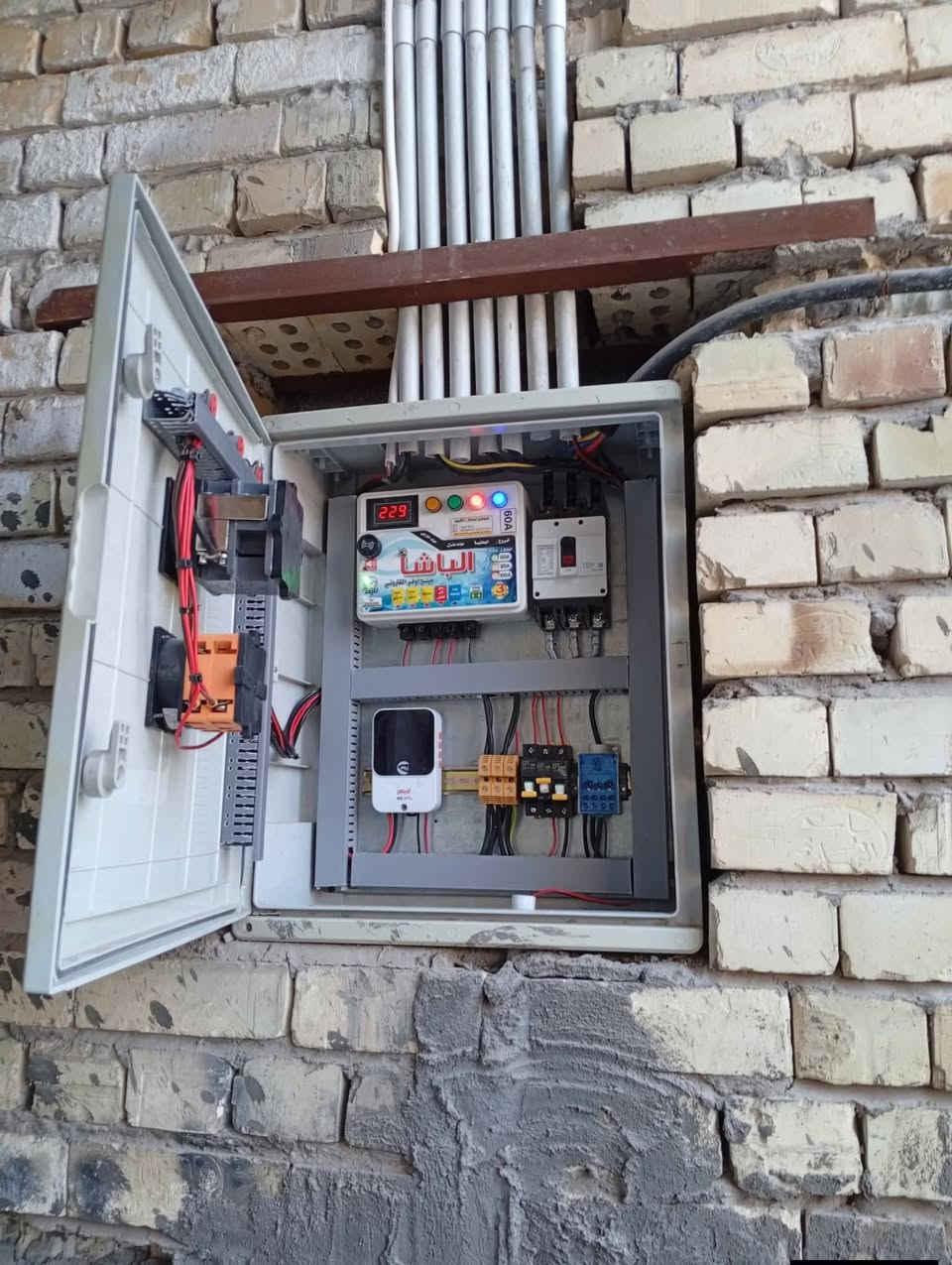 السلام عليكم ورحمه الله 
كهربائي متفرغ صيانه وعمل البوردات 
((***********))
