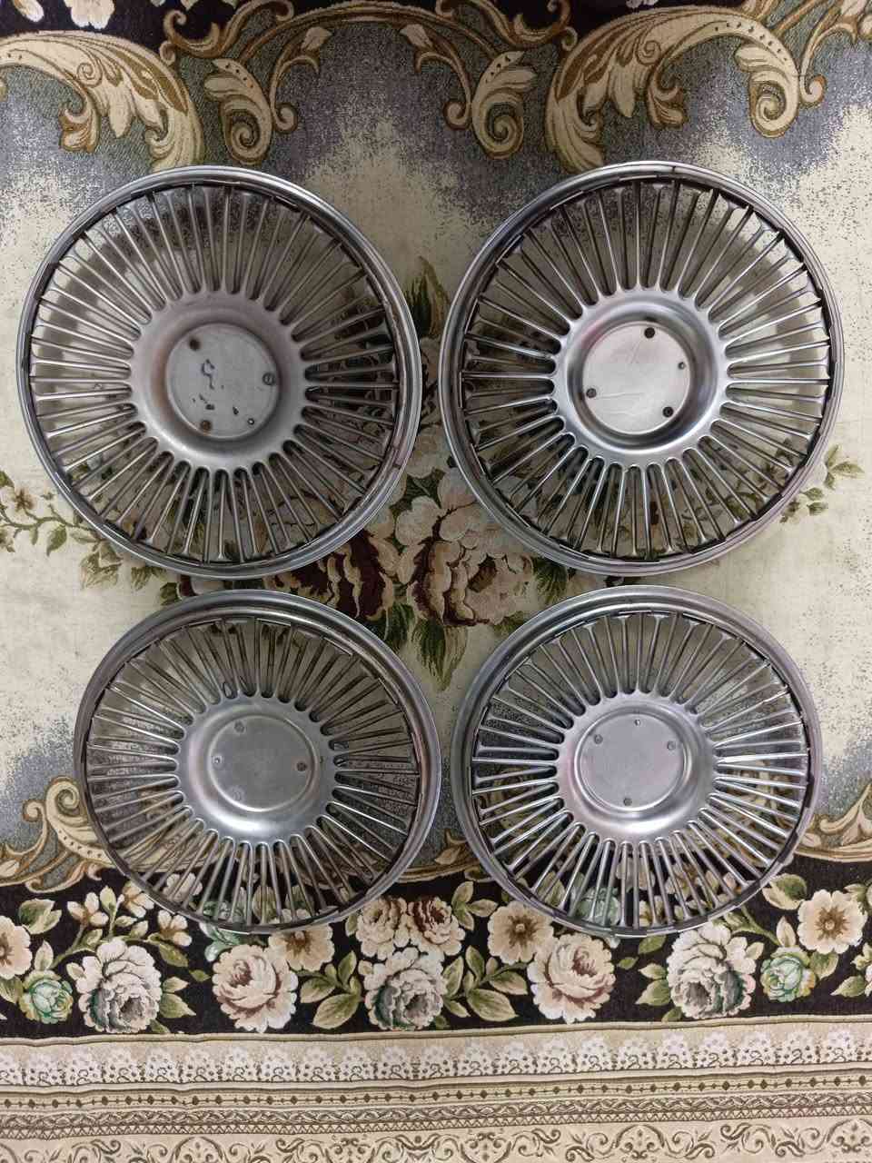 جمعه مباركه ☘️ 

للبيع كبات كلكسي اصلي حجم 14 

نضيف 100/90   ب 700 الف 

مكاني بغداد البلديات شارع 30 ⛽ 

*********** ☎️
