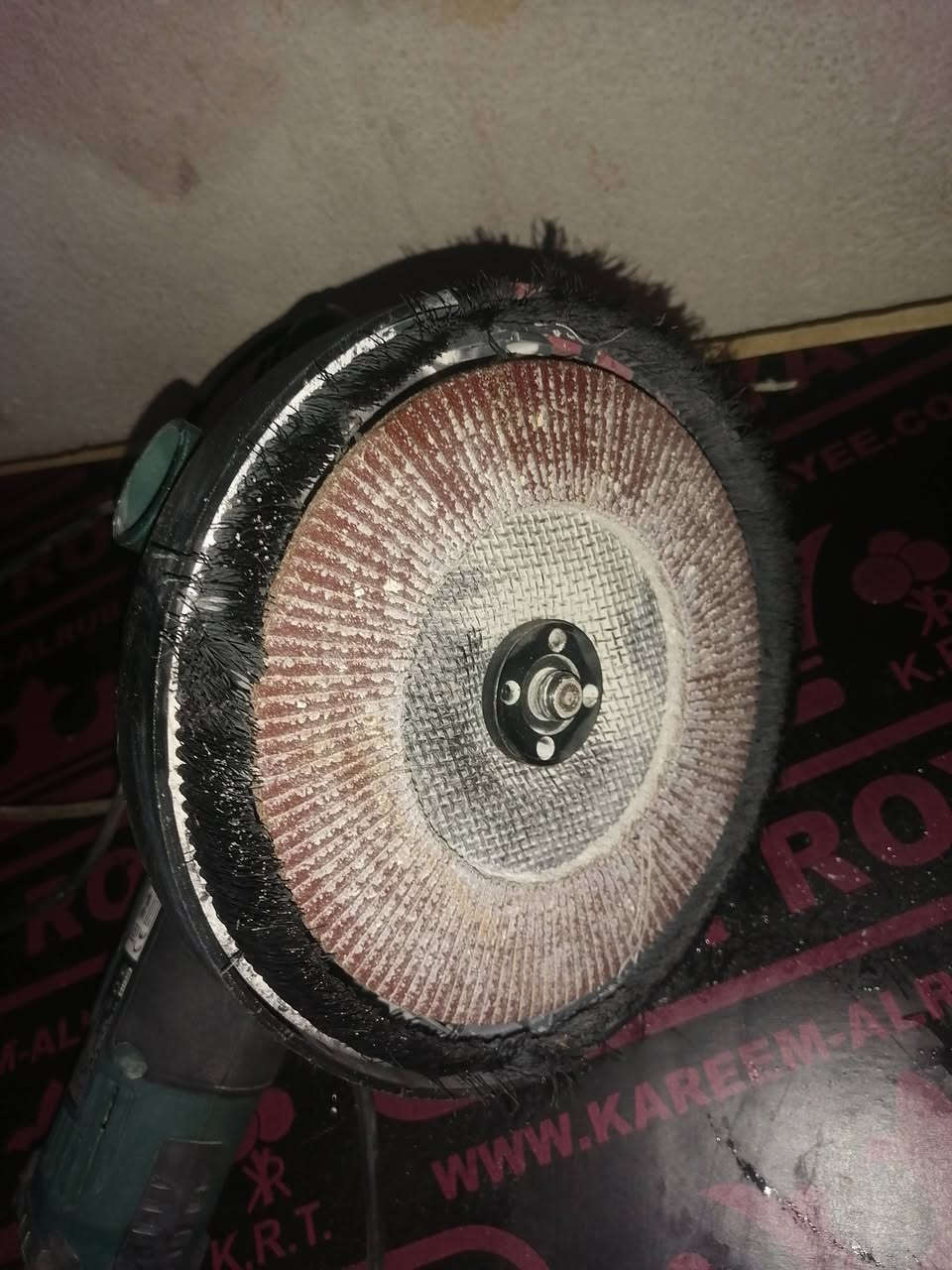 جلاية ومنعمة الحجم الكبير هي وقرص جلي اصلي ٢٥ الف ومجال كوت الخاجيه شارع ٤٠ مقابل


**إذا كنت صاحب هذا الإعلان وتريد حذفه لأي سبب، رجاءا أرسل رسالة إلى الدعم الفني**