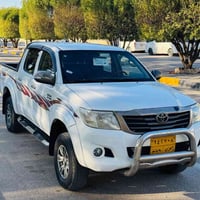 تويتا بيك اب تويوتا هايلوكس 2014 دفع رباعي  لون ابيض خليجي. محرك مفتوح...