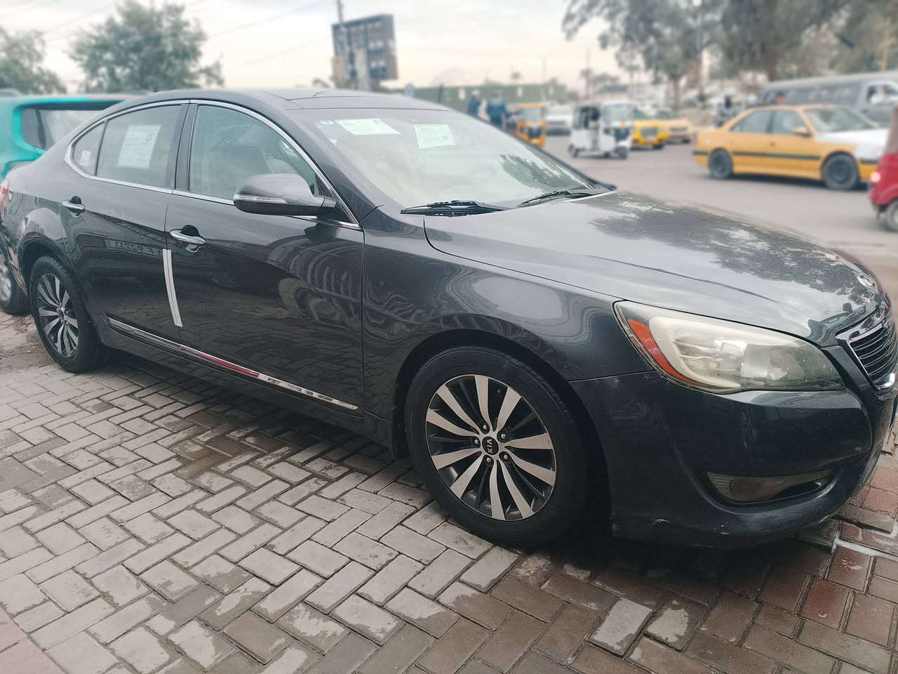 .
.السلام عليكم
كيا كا دينزا موديل 13 
فول مواصفات سياره 
1/1
بي مكان صبغ جماليه 
مكفول من الضرب لا تبديل 
كير محرك تبريد مكينه كفاله عامه 
تخم تاير شواصي مكفولات بلادي 
رقم بغداد نكليزي سنويا جديد هزه جديد تحويل ثاني 
سعار سياره 95بي مجال شي بسيط 
العنوان بغداد بلديات نتصل وتدلل 
***********
