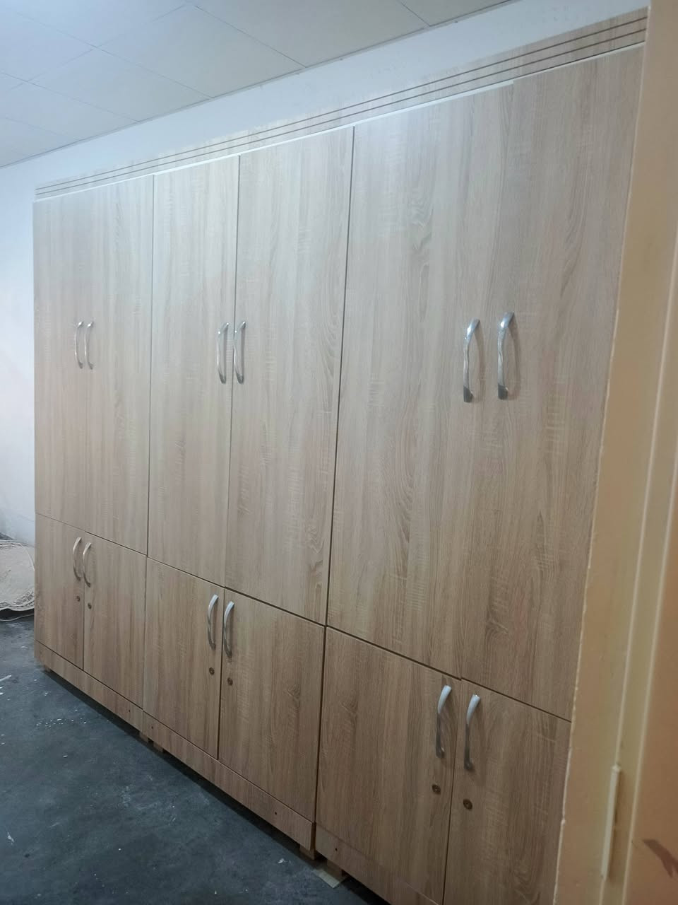 سلاوهاورییان
ئە م مە عرەزە بۆفرۆشتن
3مە ترە زۆر پاکو بی عە یبە
نرخی 325مامە لە
ژ.م***********
شوین. کەلار
