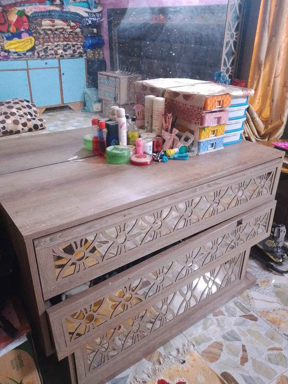غرفه تركيه الحجم الكبير عملاقه كامله بس ماشاديها كلها لان ماعدنه مكان سعرها600 الشراي فقط يتصل *********** حله ثوره
