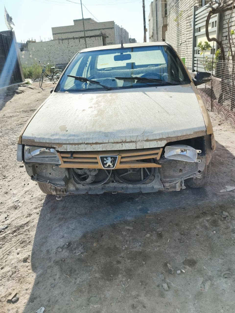 السلام عليكم بيجو روى للبيع امصفره هيئه وغرامات مكينه وكير زينات عوزها ترتيب صدرها زين داخله حلو امدوشم  السعر 14 ورقه بيه مجال قليل حك الجيه لاستفسار الرقم *********** مكاني بغداد الشعب ابيع ابعقد مروري يعني اله تحويل مباشر
