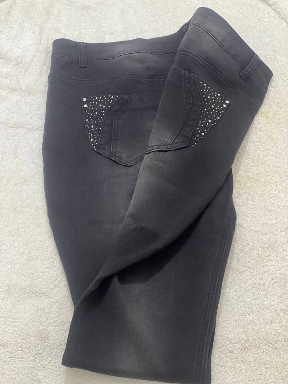 بناطير تصفة مولات ماركه أوربي شرط   عل الفحص بيهن قياسات والسعر صدمه بس تواصل واتساب***********
ب4 الاف القطعه قطعتين ب 7
