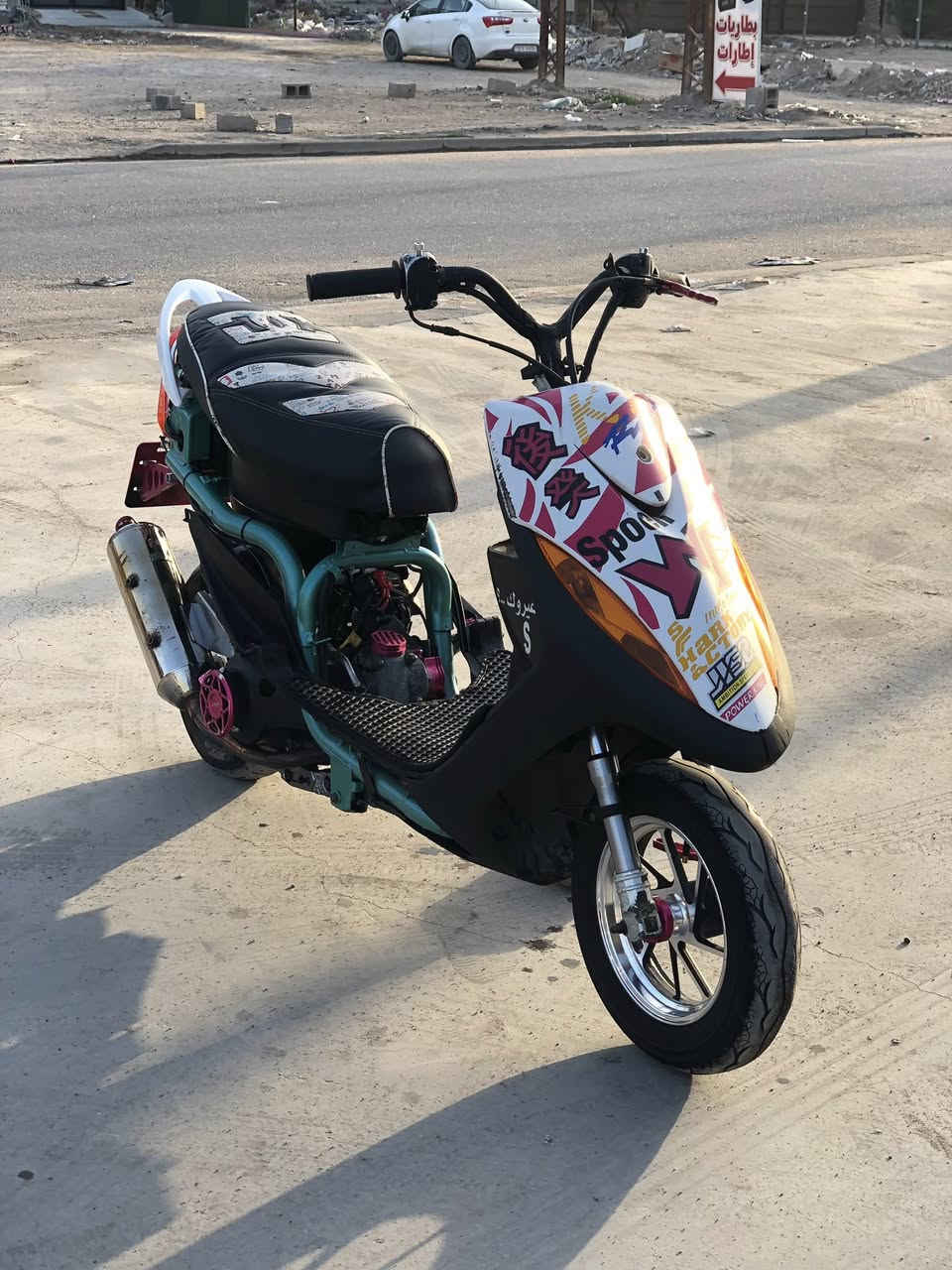 السلام عليكم شونهم الشباب
دراجه ماكس عدله كدامك الدراجه متروسه غراض 

بيه مكينه تشك الكاع دراجه كامله مكمله مصروف عليه خير من الله 

مراوس بتي ماكس ٢٠٠٧ وانطي فرق 

او مراوس حسب القناعه 

*********** 

كاعد ٢٤ساعه
