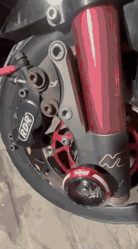 سلام عليكم سكني نثية للبيع الدراجة مزودة مكينة وخارج المكان بغداد مدينة الصدر السعر خاص ***********
