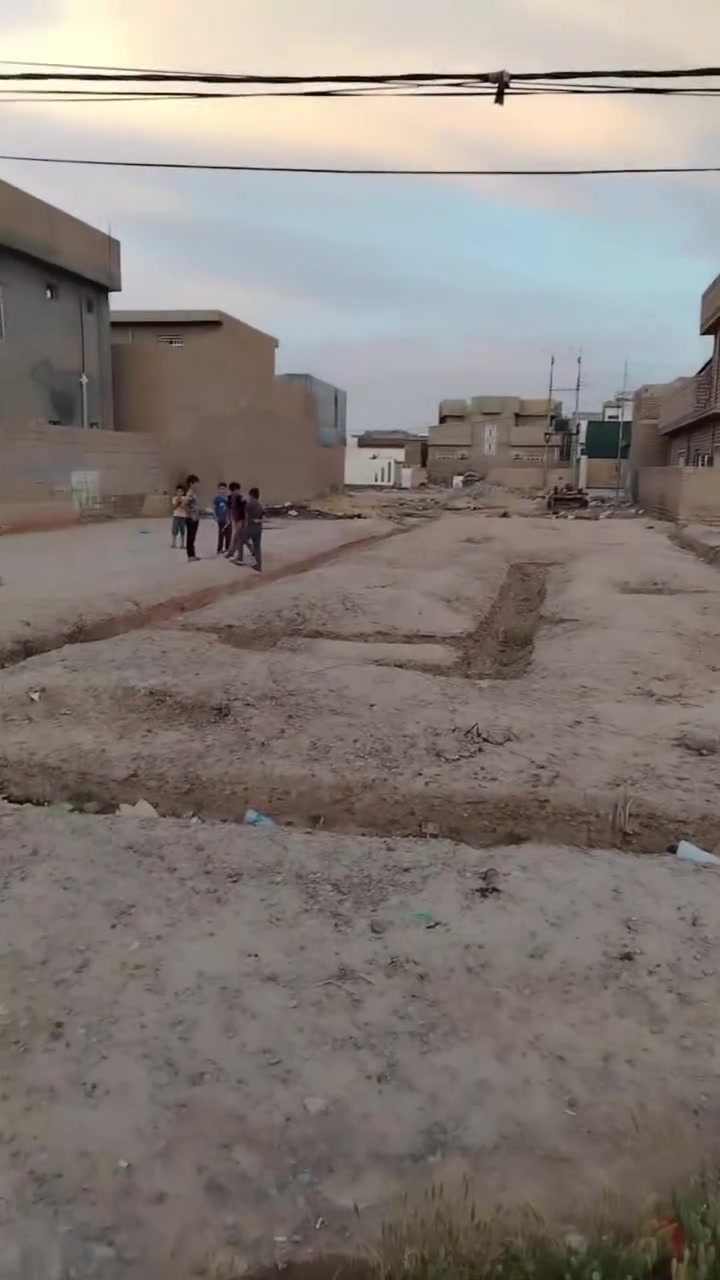 قطعة أرض حي المثنى خلف الخضراء
خلف معرض الدراجات
المساحة ٢٠٦ متر
عرض الواجهة ٨ وربع
النزال ٢٥ متر
عرض الشارع ١٢ متر
السعر مناسب جدا جدا جدا
للاستفسار أكثر عل خاص او الاتصال *********** موجود وتساب
