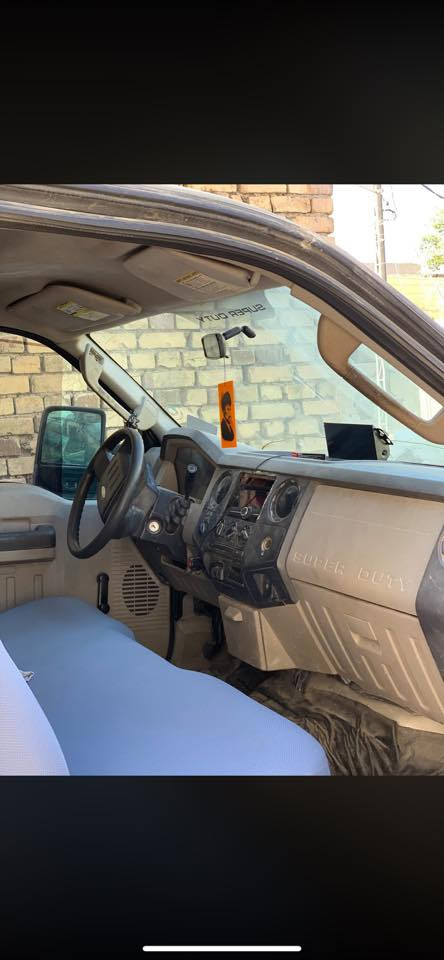 فورد F350 
ادوات ادوات ادوات 
السياره شغاله 
السعر ٤٥ وبيها مجال
مكانها بصره
***********
