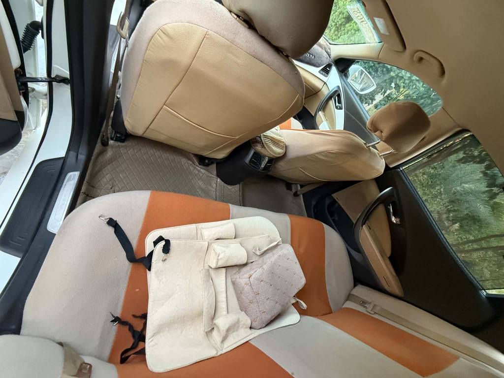 للبيع ازيرا 2015 خليجي
محرك مكفول
كير مكفول
تخم تاير جديد
تبريد
بردات 
مقاعد تبريد وتدفئه
مري شفط
تحكمات صفحتين
شاشه كبيرة ابل كار بلي
كامره دوارة
مكفوله من الضربه والصبغ والبارد والخياس والتنكيد
شمالي بسمي
السيارة كلش نظيفه السعر 135 وبيه مجال *********** بغداد الراشدية بغداد, العراق
