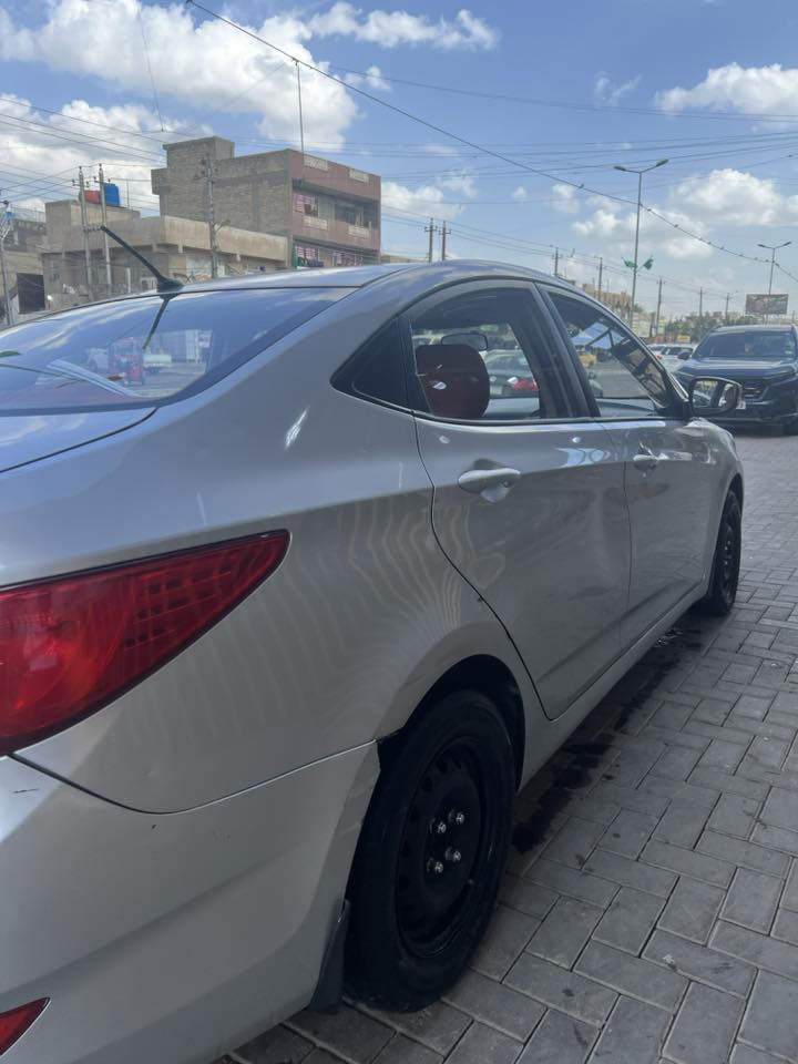 اكسنت رصاصي مديل 2016
ماشية 256 
 سيارة خليجي 
رقم بغداد 
سنوية وهزة جديدة 
اشاير مري 
سيارة بيها جاملغ عكس السايق مصبوغ 
وبيها طخات موضحة 
مكينة وكير وكفولات 
تتدفئة تبريد 
سيارة مشروع وطني 
سيارة موجودة بالكرخ 
السعر 87وبيها مجال بسيط 
الاستفسار ***********
