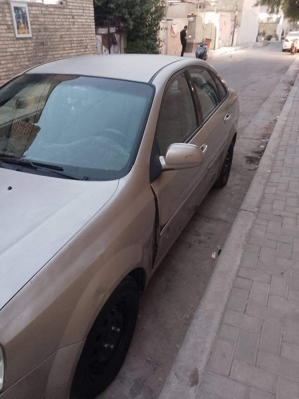 السلام عليكم عندي فورنزة  للبيع موديل موديل 2007 مكينة وكير مكفلات من التنقيص وتبخير تبريد ثلج صدر جديد بس بيهة ضربة ترجع علة البارد ترجعة ب 80 الف ريدها 56 وبيهة مجال مال جية ***********
