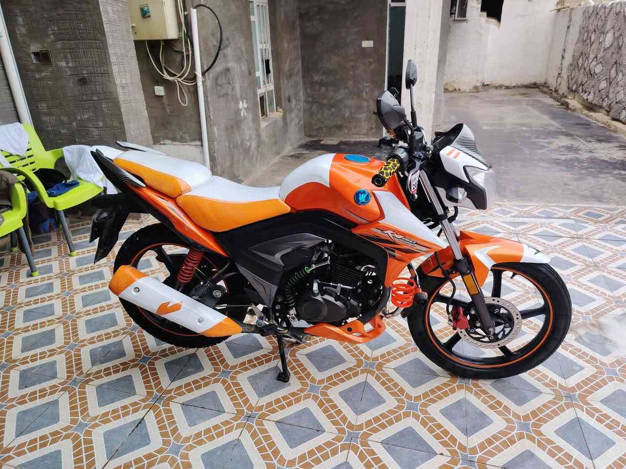 هاوجي هاوجي للبيع موديل 19  بعده زيرو مسجل لوحه وسنويه نكليزي دراجه بعده بلاديه كلشي بيها شغال سعره 14 ونص وبي مجال مكاني رمادي ٥ كيلو تحويل ثاني يوم
***********
