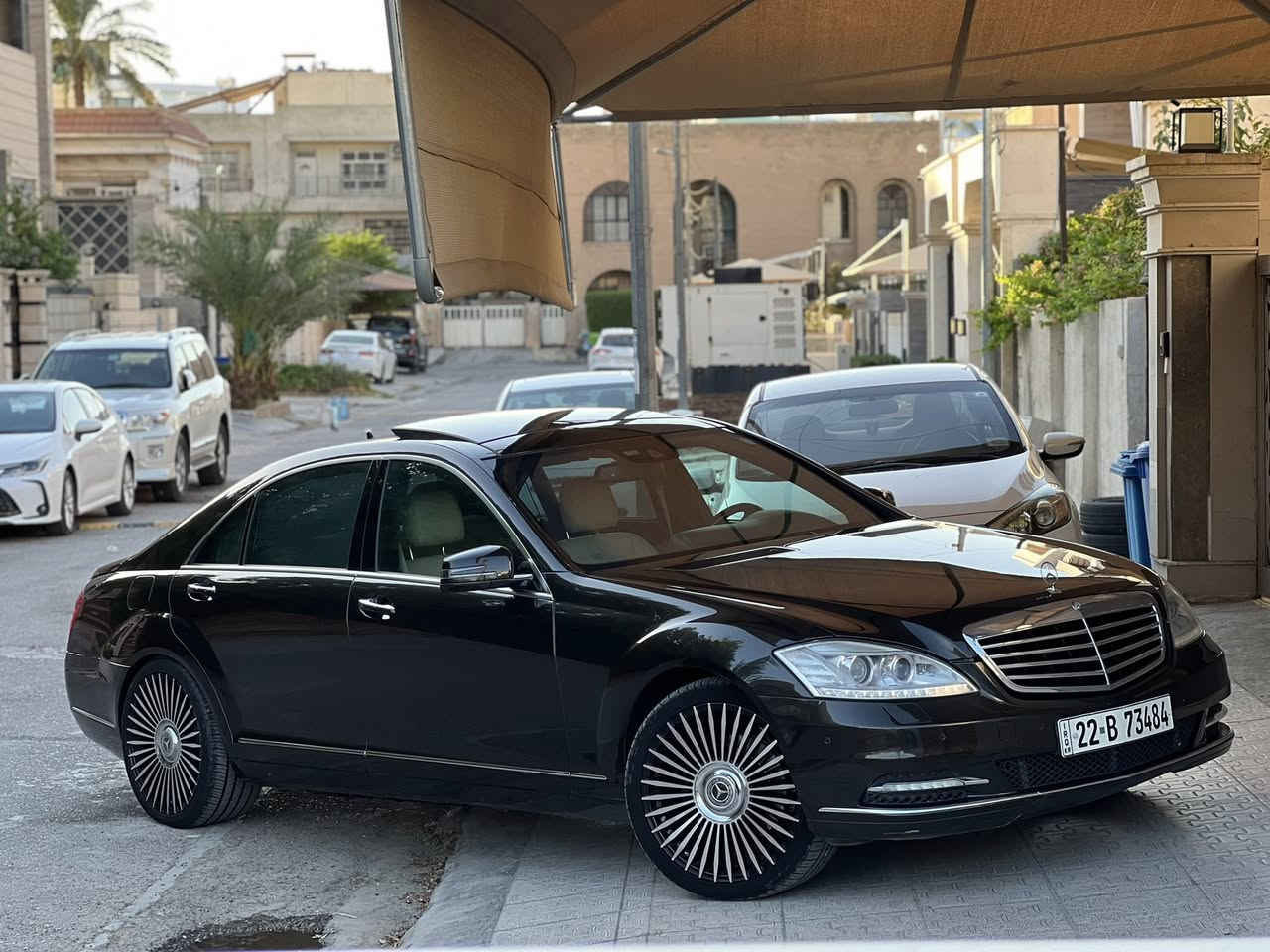 � للبيع | Mercedes S350 – 2013
لون أسود متغيّر مميز – خليجية
رقم أربيل باسمي

✨ مواصفات السيارة:
• نسخة طويلة – فول مواصفات
• فتحـة سقف بانوراما
• تشغيل بصمة + بصمة أبواب
• 5 بردات
• أبواب شفط كهرباء
• الحدادية أمامي وخلفي جديدة
• محرك وگير حالة ممتازة
• ماشية 150 ألف فقط
• جاهزة من كلشي

📍 الموقع: بغداد – اليرموك – 4 شوارع

📝 ملاحظات مهمة:
• صبغ 5 قطع فقط بدون دواخل
• فحص سونار كامل موجود

💵 السعر: 210 ورقة

📞 للاتصال والاستفسار:
***********
*********** (واتساب
