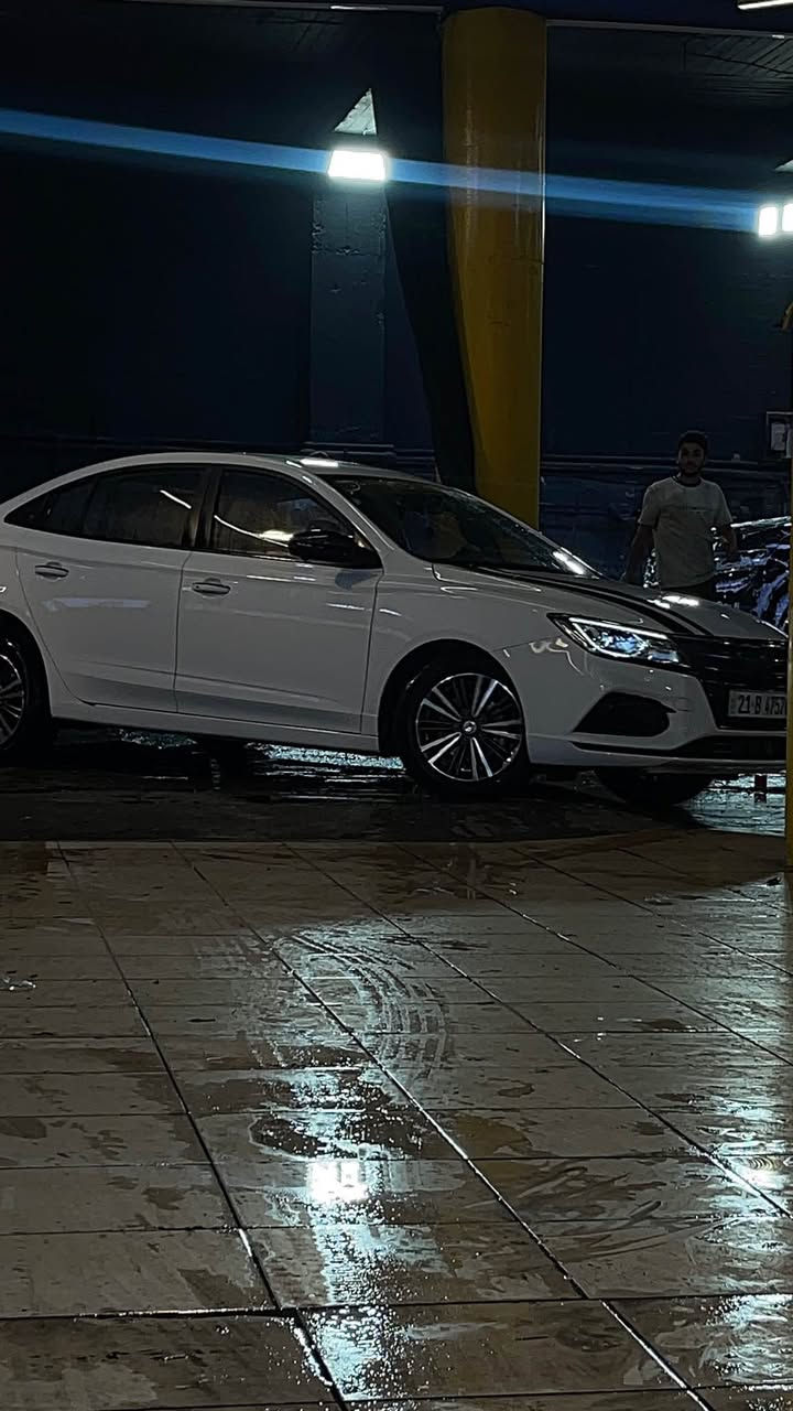 بەناوی خوای گەورە : 
سڵاوی خواتان لێبێت بەڕێزان و ئازیزان ،  MG5 مۆدێل 2023  بۆ فرۆشتن ، تەنها45000 کم ڕۆشتووە مواصفات Luxury فول فول قەپات 1/1 ، مواصفاتەکانی :
بصمە ، دەرگا بصمە سکن و سایەق ، سنوق بصمە ، دەسک نیکڵ ، ناو زەرد ، سڵاید ، لایت لید و زینۆن ، بەگ لایت لید ، ویل کڕۆم ، دەبڵ گێڕ تۆماتیک و عادی ( 8 گێڕ ) گێڕی cvt ە ، سیستمی eco بۆ کەم سەرف کردنی بەنزین ، حاسە ، شاشە گەورە ، کامێرای 360 پلە 3D و 2D  چوار کامێرا پێشەوە و دواوە و ئاوێنەکان ، برێک بصمە ( هەوایی ) ، سیستەمی Auto Hold ،کوشن جڵد ، کوشن کارەبایی سەکن و سایەق هەردووکی ، کوشن هیتەر سەکن و سایەق ، تحدید سرعە ، تەبرید لەمس ، سوکان ڤۆلیۆم ،   سیستەمی قورس و سوکی سوکان ، سیستەمی دژە خلیسک ، ABS ، پێنج USB و Aux و Blue tooth ، گێچ زینۆن کارەبایی ، شەش ئێرباگ ، شەش مکەبەرە ، چوار جام کارەباو هی سایەق auto ، ئاوێنە ئیشارەت ، ئاوێنە کارەبا، ئاوێنە شەفت لەگەڵ داخستن ئەنوشتێتەوە لەگەڵ کردنەوەی دەرگاکان ئەکرێتەوە ، داشبڵ و ناو دەرگاکان قوماشی جڵد ، سیستمی قوفڵ بونی ئۆتۆماتیکی دەرگاکان لەکاتی ڕۆشتن ، سیستمی ئۆتۆماتیک کزبوونی تەرجیل لەکاتی بەگ دانان ، حاسەی تایەکان وە پیشاندانی خەلەل و کەم هەوایی هەر تایەیەک ودیاریکردنی تایەکە ، سەیارەکە لۆک لۆکە سەنەوی تا 2029 تازەیە، ، سعری 113  گەڵا  . 
تێبینی : 
‎برای بەڕێزم مشتەریت ئەتخمە سەر سەرم ئەگەر مشتەری نیت کۆمێنتی سەقەت مەنووسە لە شخسیاتی خۆت کەم مەکەرەوە ، ئەگەر سعریشت پێ زۆرە لەکوێ هەرزانتر و باشتر هەیە بڕۆ بیکڕە و سەری خۆت و ئێمەش مەئێشێنە چاوەکەم .  
*********** , السليمانية, العراق
