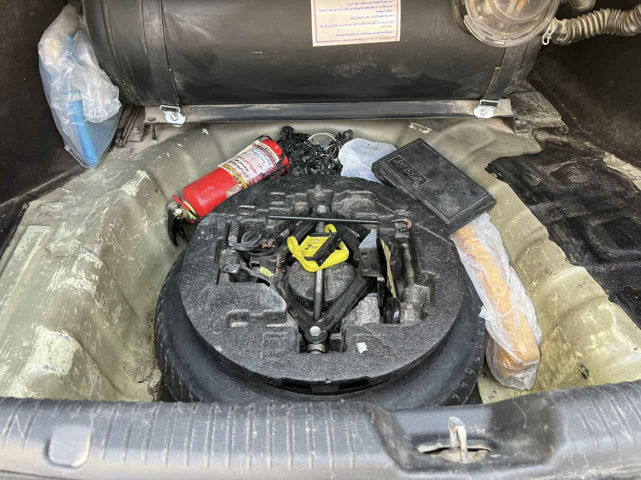 السلام عليكم للبيع كيافورتي وارد امريكي حادث جاملغ بدون ارباك صفراء موديل ١٥ رقم بغداد ماشية 143  بيهه منظومة غاز مع كارت الضمان 
 مكينة ١٨٠٠   دوش مكينة وكير خيرمن الله ماشية ١٤٣  تخم تايركوري جديد صدر موبس جديد دوشمة السيارةمابيهه نقص برغي  
بيهه شخوط ضربات بصيطة جاملغ ايمن وجاملغ ايسر بيهن ضربات 
 سونار جديد بتاريخ 2026/2/2
***********  
السعر ١٠٥ بيهه سونار جديد
