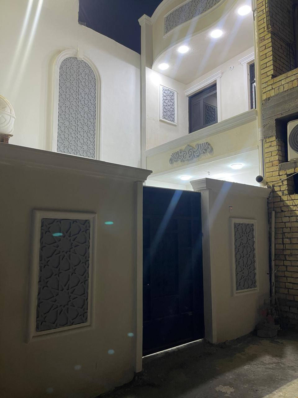 🏠 بيت للبيع
استثمار أو سكن 
📍 مقابل القدس (باب الحارة)
قريب على الشارع الرئيسي 
➡️ أول فرع على اليمين
📐 المساحة: 80 م
🏢 طابقين
🛏 3 غرف نوم
🛋 صالة
🚿 صحيات بالطابق الأول والثاني
➕ طرمة + صحيات خارجية
✅ البيت كامل وما ناقصه شيء
🛣 عرض الفرع 8 م
📄 سند 25
💰 السعر: 68 وبيه مجال
📞 التواصل مع صاحب البيت مباشرة
*********** (موجود واتساب)
            ℹ️ مكلف بالنشر فقط
